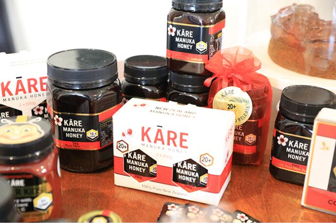 各种规格的Kare麦卢卡蜂蜜