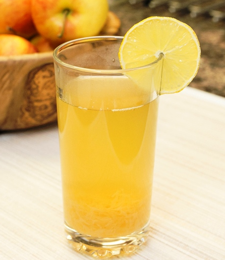 蜂蜜柠檬水——泡制的蜂蜜可用5+kare麦卢卡蜂蜜
